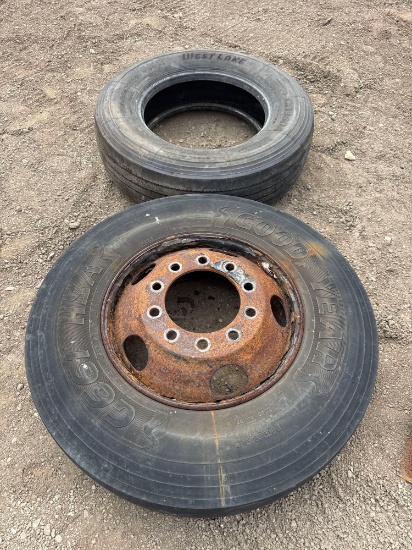 Pair Steer Tires for Semi