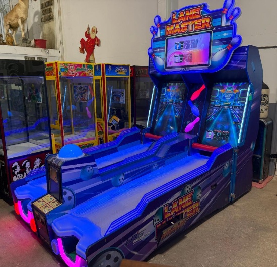UNIS Lane Master Twin arcade game interactive virtual bowling alley