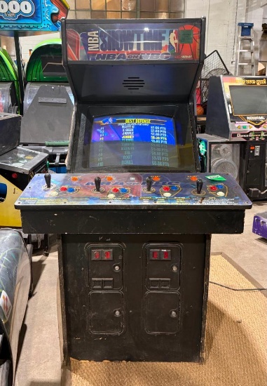 Upright 4-player NBA Showtime arcade cabinet