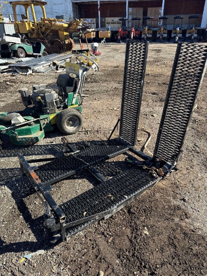 52in x 36in Towable Hitch Platform w/ 48in Ramps