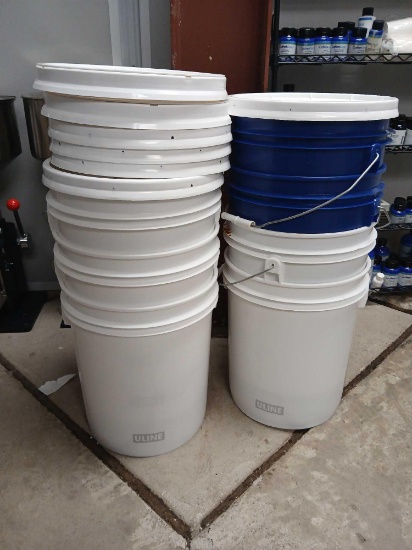 Lot of 7 5gal Buckets with 6 Lids Some Used