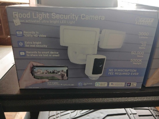 lot of 7 Feit Electric Flood Light Security Cameras.