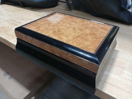 Mastro De Paja Cigar Humidor. Made in Italy