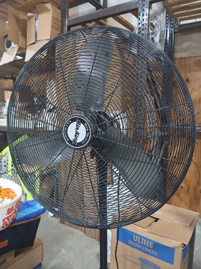 Air King 32" High Velocity Floor Fan. 3 Speed