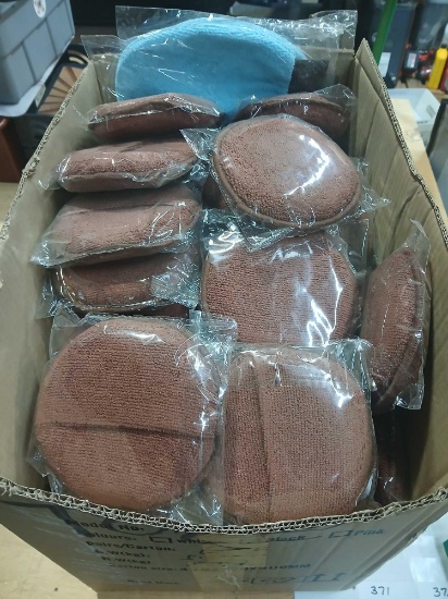Box of 5.5" Round Padded Micro Cloths with Finger Pocket.