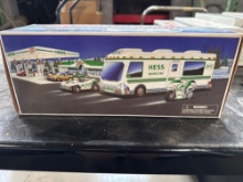 New In Box 1998 Hess Recreational Van