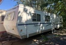 Dutchmen Supreme camper