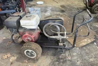 Commercial-grade gas pressure washer