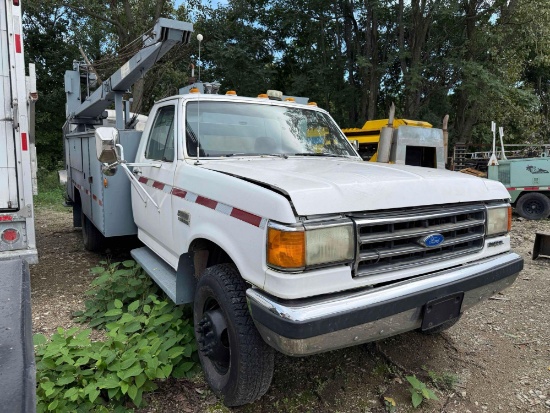 1989 Ford F-450 Pickup Truck