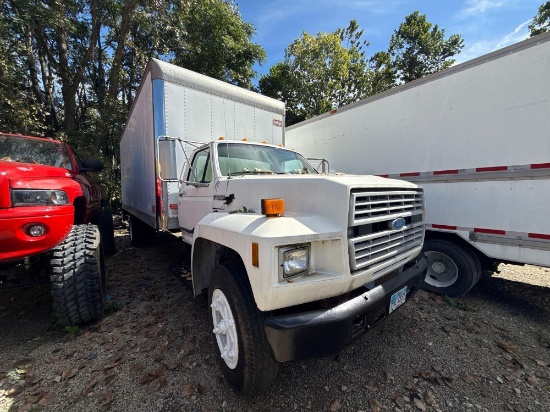 1994 Ford F600G 20 Ft. Box Truck W/ Lift Gate