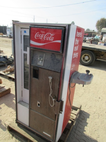 Vintage Coke Machine w/ Drinking Fountian
