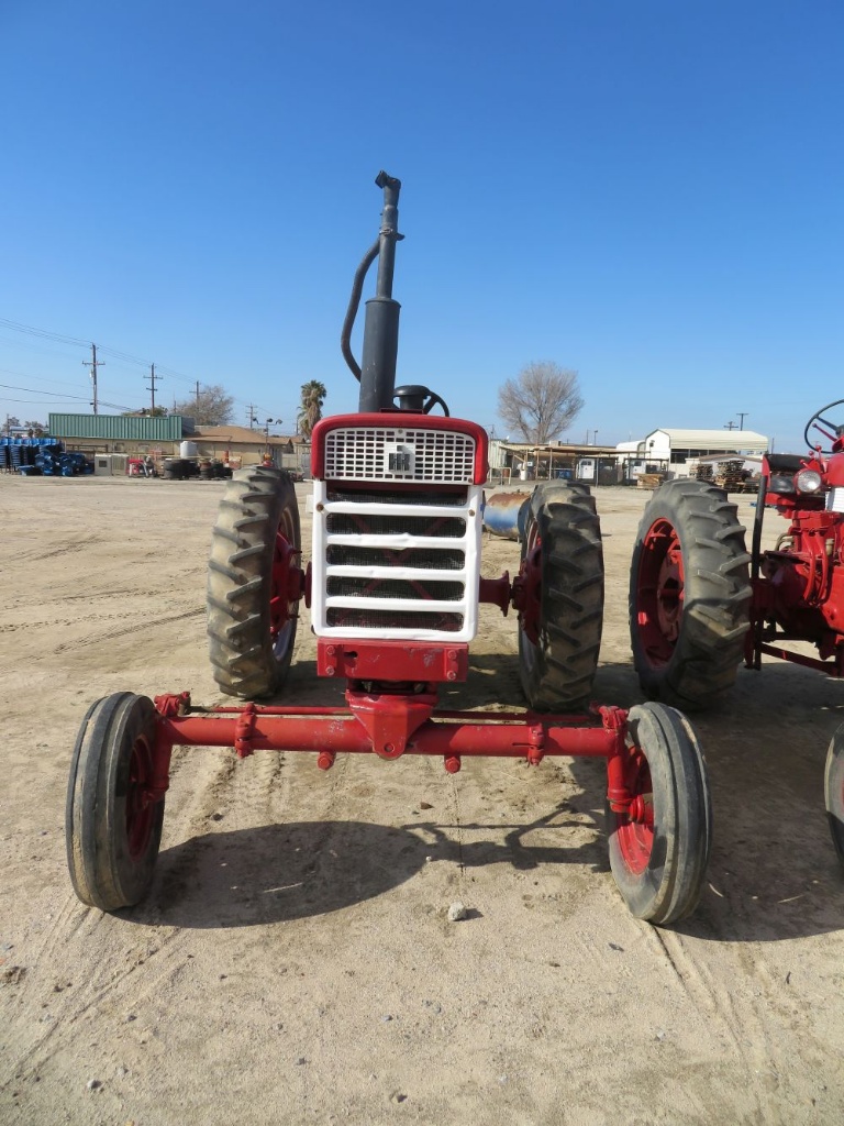 Farmall 560 Diesel Farm Machinery Implements Tractors Online Auctions Proxibid
