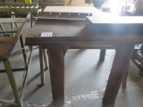 Shop table w/vice, round legs