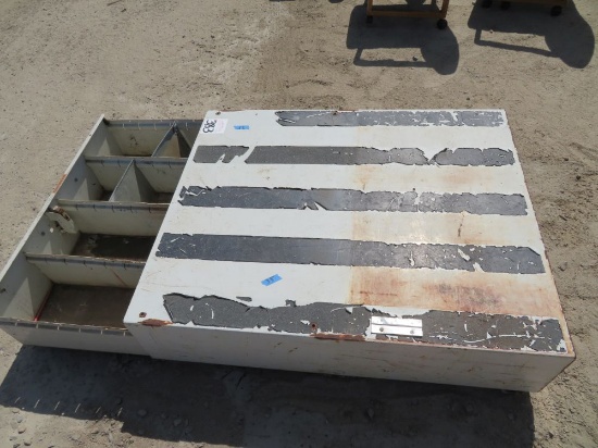 Pull out toolbox for truck