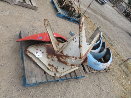 (2) pallets- old car fenders