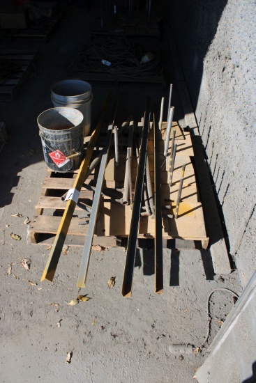 Paint Stands, Angle Iron, 2 Buckets