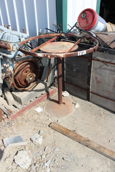 Round Steel Stand