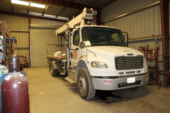 2011 Frieghtliner w/Hyd Crane