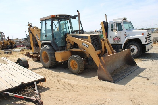 John Deere 310E Backhoe S/N84090
