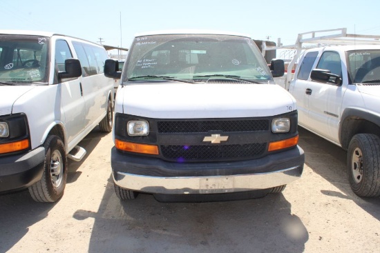 2011 Chevy 3500 10 Passenger Van