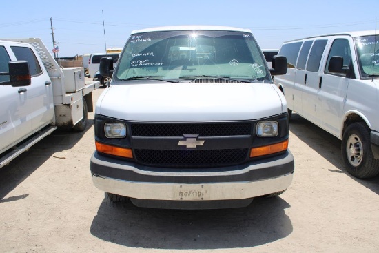 2011 Chevy 3500 10 Passenger Van