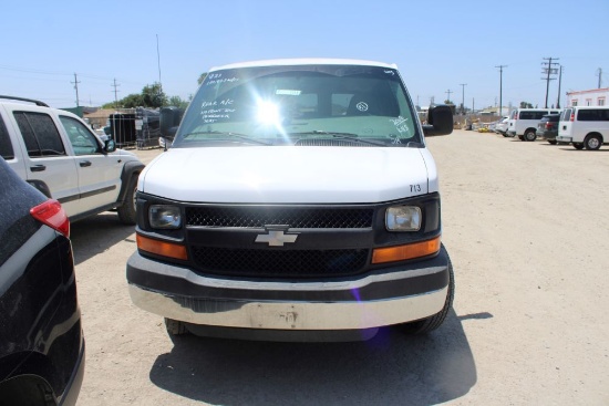 2008 Chevy 3500 10 Passenger Van