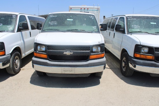 2010 Chevy 3500 10 Passenger Van