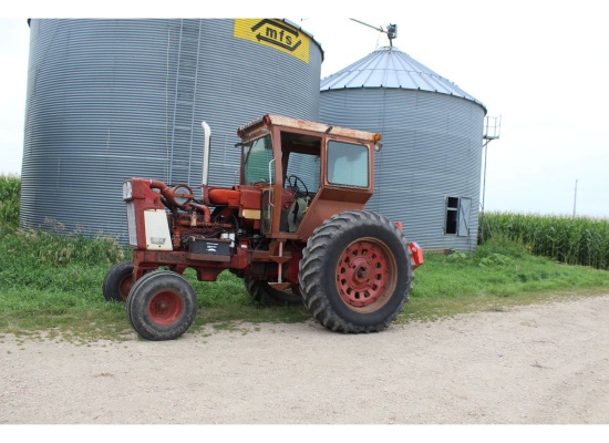 IH 1066 Dsl. Tractor w/Cab