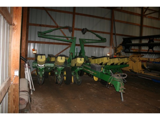 JD 1760 Max Emerge 2 Conservation – 12 Row 30” Planter w/Markers & Big 3 Bu. Seed Boxes, Trash Whipp
