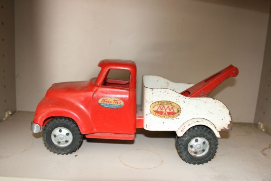 Tonka Toys Metal Tow Truck