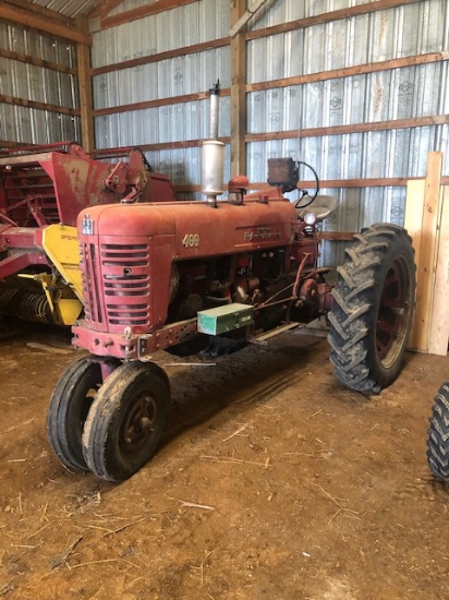  IH Farmall 400 Tractor w/NF, Sgl. Hyd., 13.6×38” Tires – SN 5638 (1955)