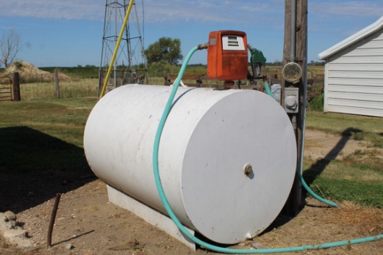500 gal fuel tank with electric pump