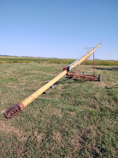 Westfield 8”’ x 52’ grain auger with PTO.