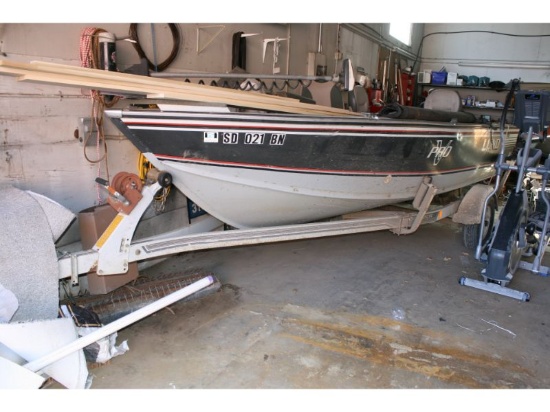 Lund 1700 V Pro Boat w/ Shore Land’r Trailer, Minn Kota Elec. Trolling Motor;