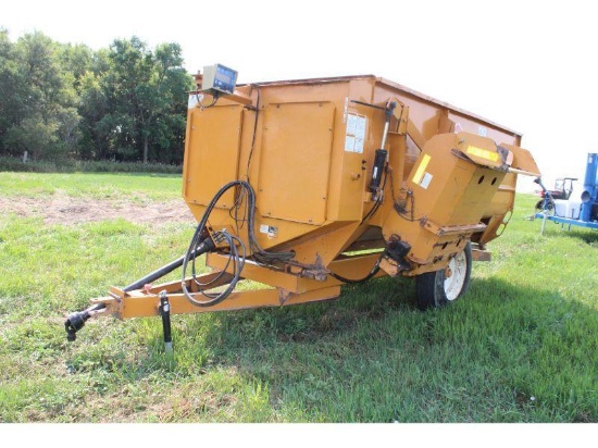 Knight #3130 Reel Auggie Mixer Feed Wagon