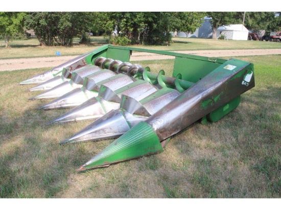 JD 643 6 Row 30 In. Corn Head w/Steel Snouts