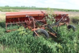 IH 100 Press Drill w/Grass & Tandem Hitch;