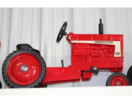 Scale Models IH #806 Peddle Tractor