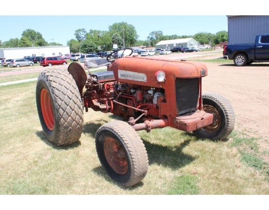 IH 350 Utility Tractor