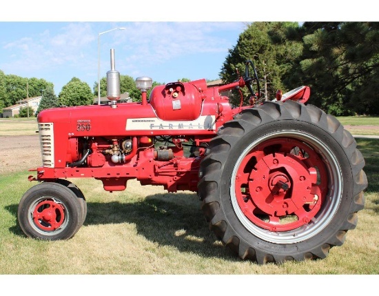 Farmall 350 Tractor - LP