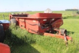 NH 165 Manure Spreader