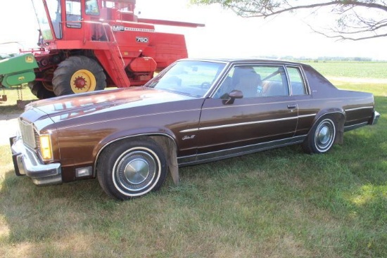 1979 Oldsmobile Delta/Holiday 88 2 Door Sedan w/ 350 5.7L Dsl. Eng.