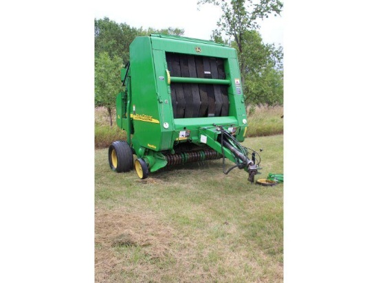 JD Mega Wide 567 Baler