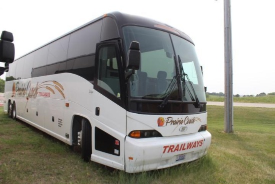 2005 Voyager MCI J4500 Motor Coach Bus