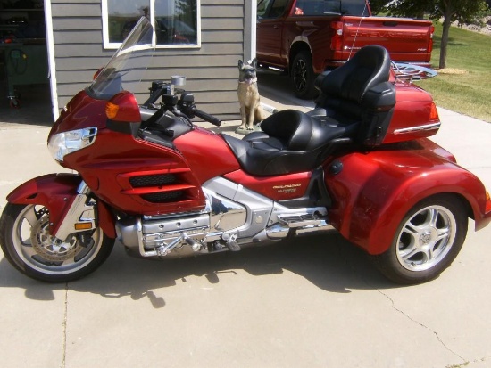 2003 Honda Goldwing Ultimate ST-18 tricycle motorcycle