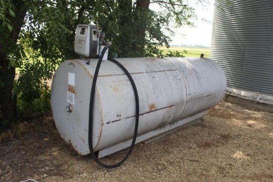 1000 Gal Fuel tank w/ pump
