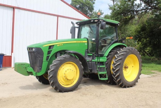 2010 JD 8225R Tractor