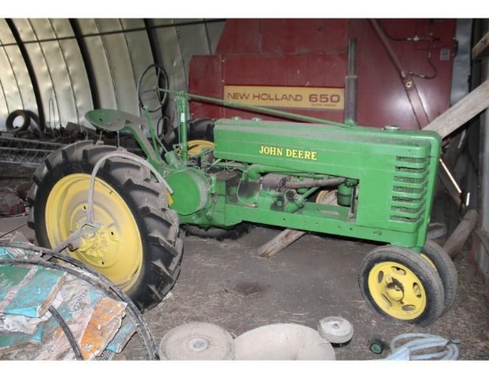 1939 JD H Tractor w/ NF