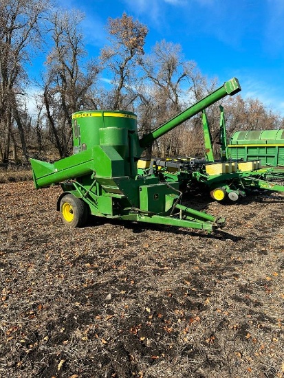 JD 700 Grinder Mixer w/ 12 Ft. Unloading Auger, Shedded, VG Cond.