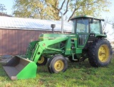 JD 4040 Tractor w/ Loader